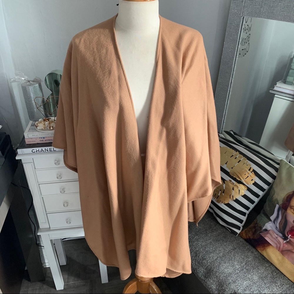 Vantana// wool cape